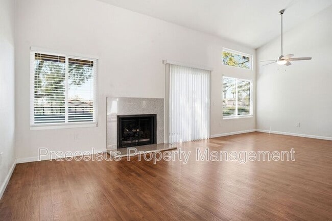 Building Photo - 1535 Apache Dr