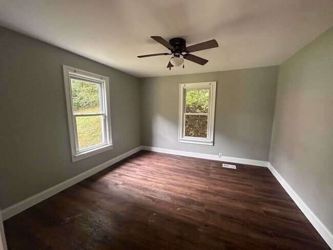 Building Photo - Newly Renovated Home For Rent!  Perfect Ch...