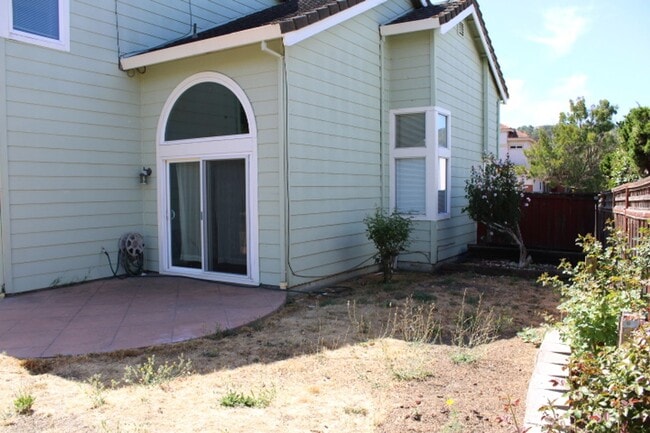 Building Photo - 151 Grenadine Way