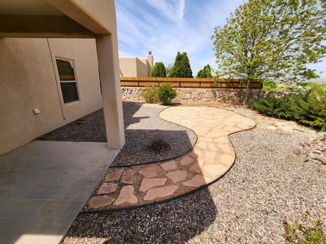 Building Photo - 5859 Habanero Dr