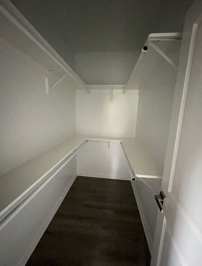 Building Photo - !! SPECIAL HALF OFF SECOND MONTH'S RENT!!! Updated 3BR 2BA  Home w/ Renovated Kitchen near Downto...