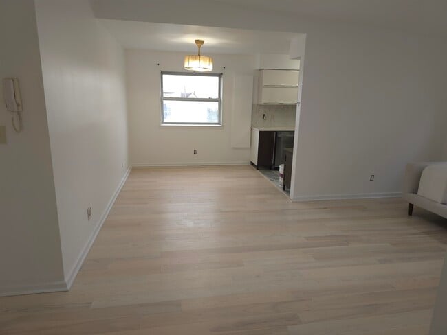 Building Photo - 6715 Polk St