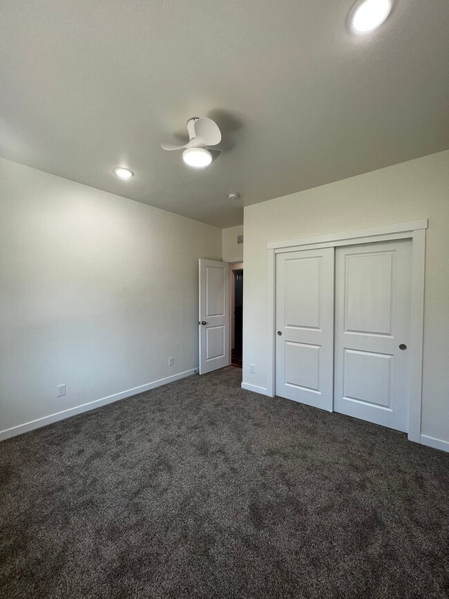 Bedroom - 5306 E Lewis Ln