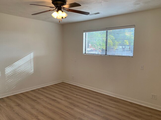 Building Photo - 1026 N 1100 W