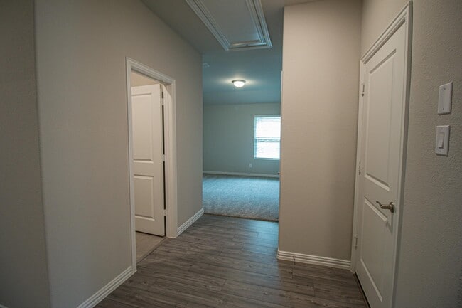 Building Photo - 3505 Riviera Ct