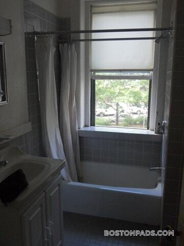 Building Photo - 28 Westland Ave
