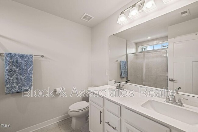 Building Photo - 368 Amber Acorn Ave