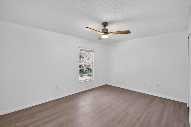 Building Photo - 4 Starling Dr