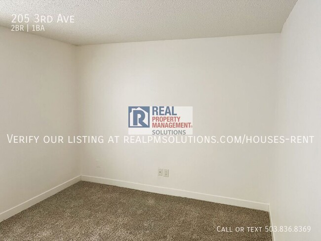 Building Photo - 205 3rd Ave
