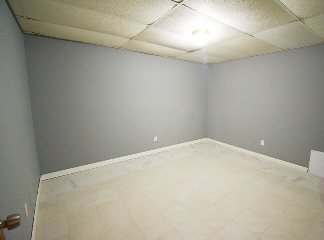 Building Photo - For Rent: Updated 3 Bed, 1.5 Bath Home — Available Immediately