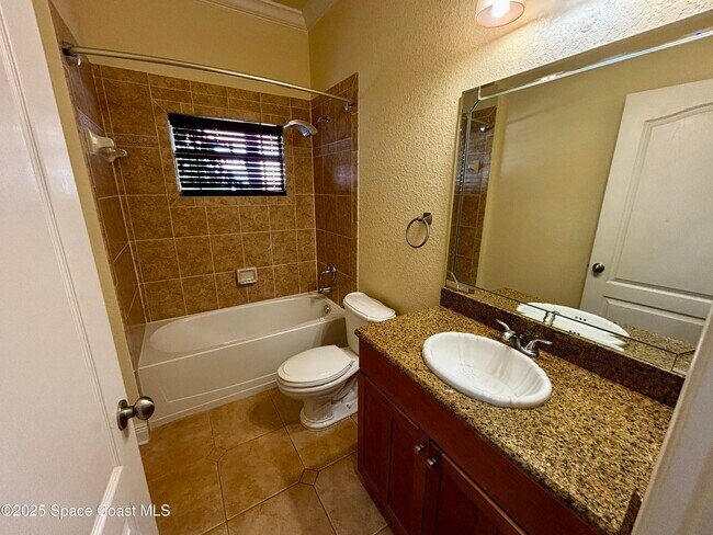 Building Photo - 1390 Isabella Dr