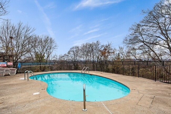 Building Photo - Sanctuary Near Downtown Nashville (MOVE IN SPECIAL!)