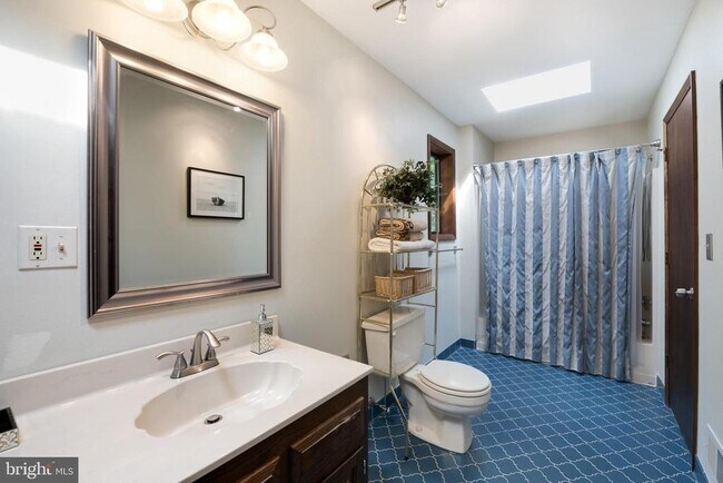 Building Photo - 1185 Great Oak Ct