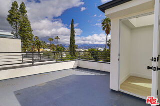 Building Photo - 11814 1/2 Gilmore Street, Los Angeles, CA 91606 - 4 BR 4 BA house