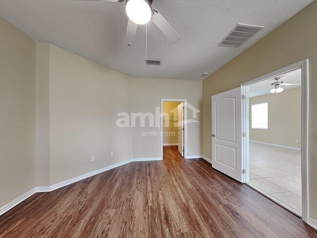 Building Photo - 1942 Beardsley Dr