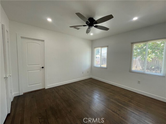 Building Photo - 517 W Southgate Ave