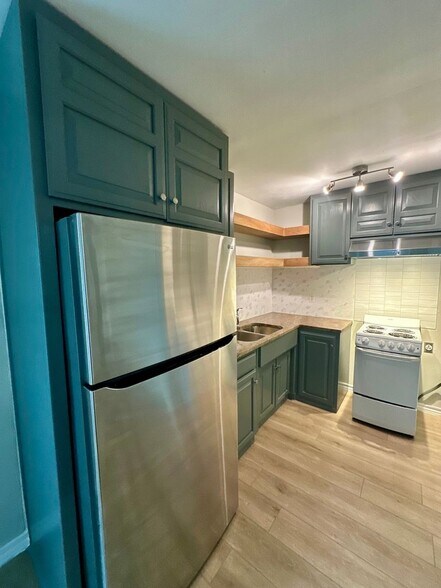 Building Photo - 3437 Stanley Ave