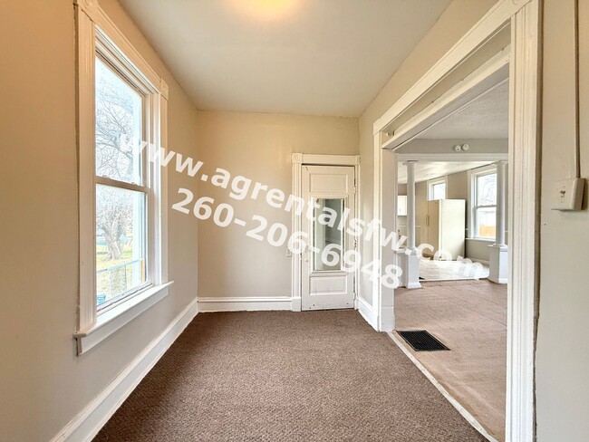 Building Photo - 4 Bedroom House