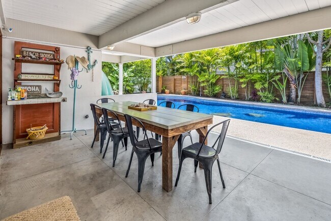 Building Photo - Elegant Home w/ Private Beach Access, Pool...