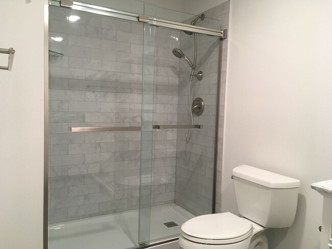 Building Photo - 61464 Little John Ln