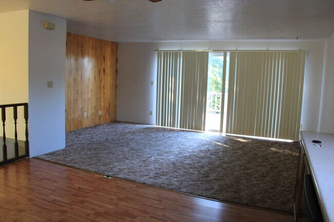 Building Photo - 1432