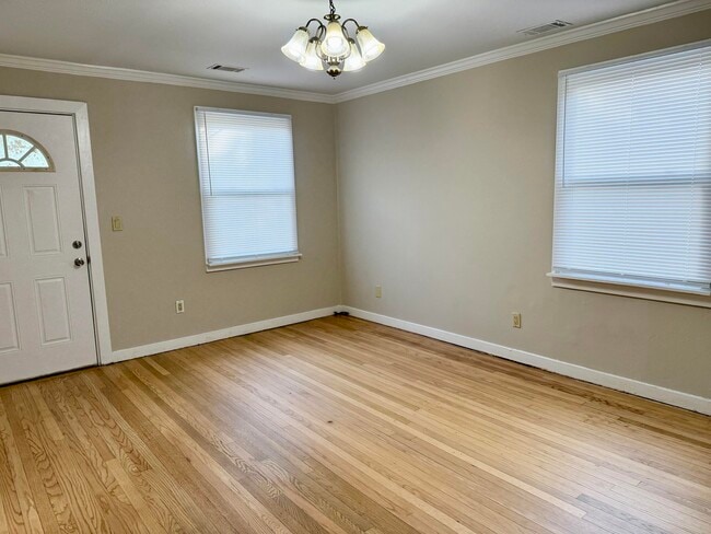 Building Photo - 2550 Lyman St