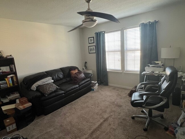 Building Photo - INCREDIBLE DEAL: 5-BR Corner Lot Home in Crown Pointe Cove – Spacious & Bright!