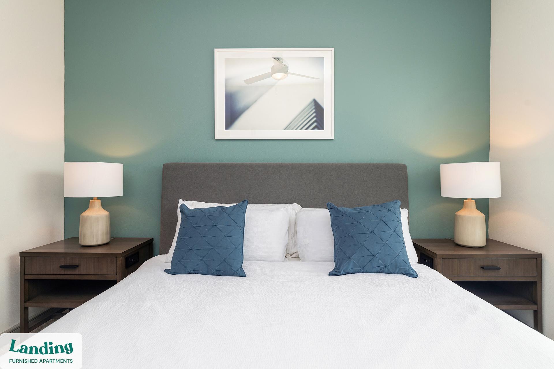 Building Photo - 900 E Six Forks Rd