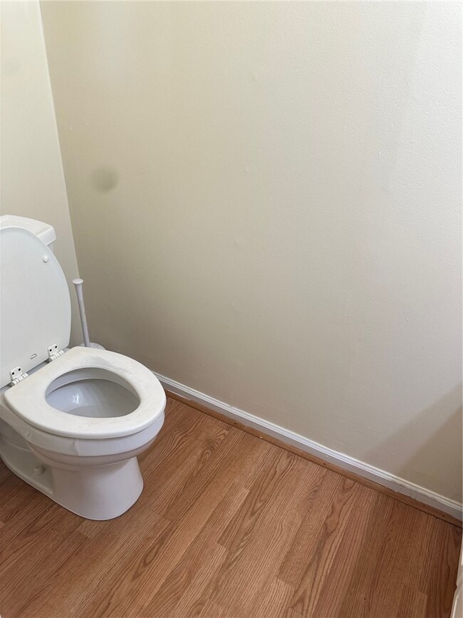 Building Photo - 122 Cedar St