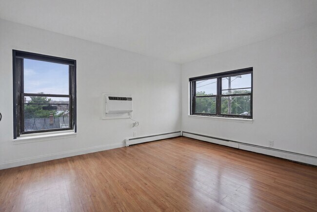 Building Photo - 204 Woodcliff Ave
