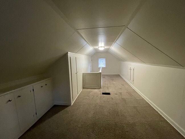 Building Photo - Beautiful Remodeled 3-Bedroom, 1-Bathroom ...