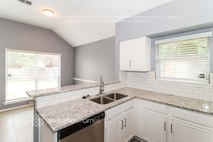 Building Photo - 1936 Ashley Dr