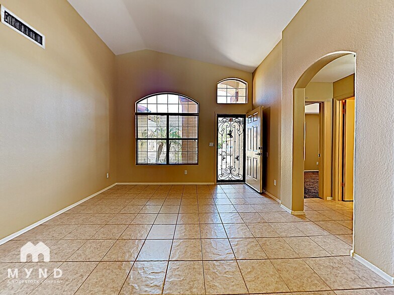 Building Photo - 1723 W Boston St