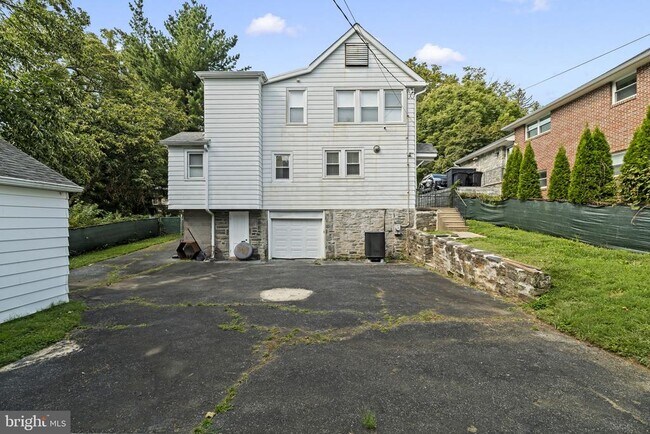 Building Photo - 33 Rosedale Rd