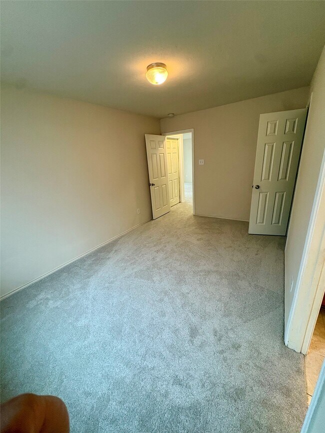 Building Photo - 13826 Fort Nelson Dr