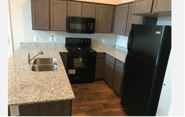 Building Photo - Lyman Triplex