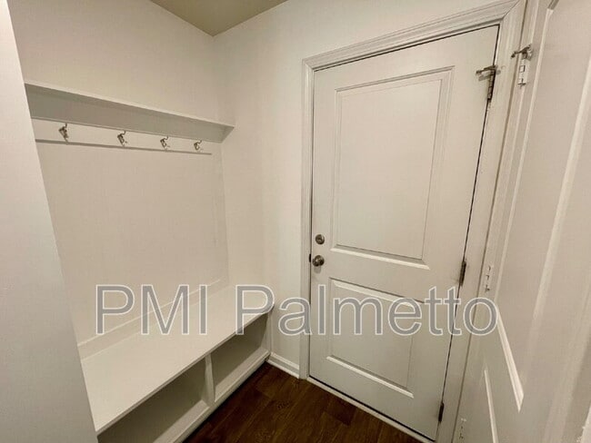 Building Photo - 341 Liliana Dr