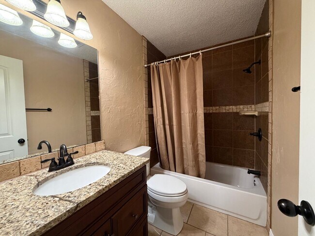 Building Photo - 3-bedroom, 2-bath rental in the heart of Tulsa, located in the highly desirable Union School Dist...