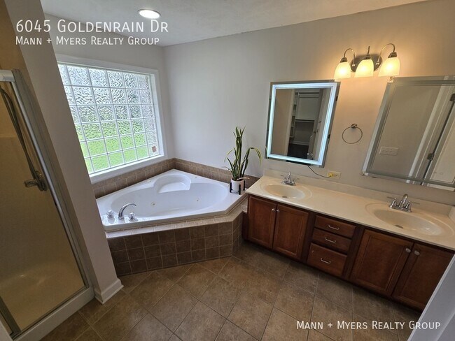 Building Photo - 6045 Goldenrain Dr