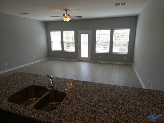 Building Photo - 5707 Dockside Dr