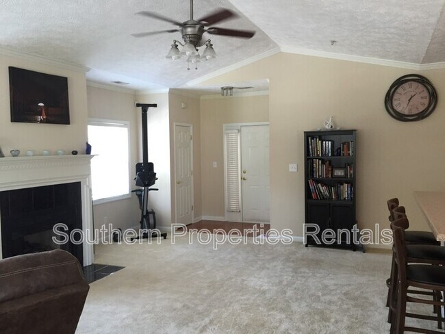 Building Photo - 522 Lionshead Rd