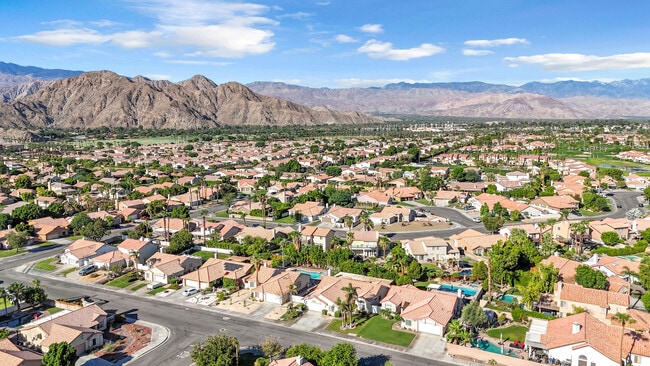 Building Photo - 44295 Las Vistas Dr