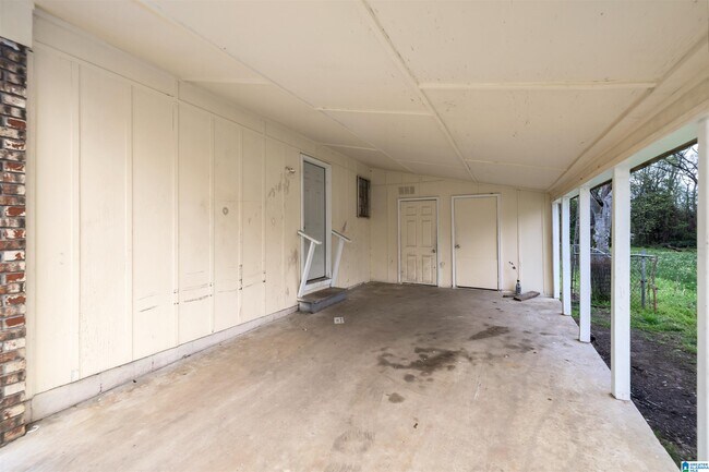 Building Photo - 2225 Beulah Ave SW