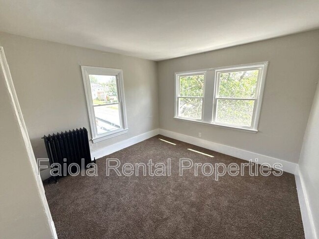 Building Photo - 230 N 3rd St