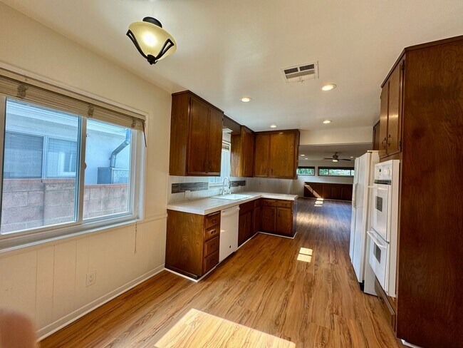 Building Photo - Charming 4-Bedroom Home on a Quiet Tree-Lined Street in Valley Glen