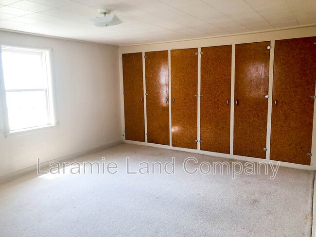 Building Photo - 2582 W Jackson St