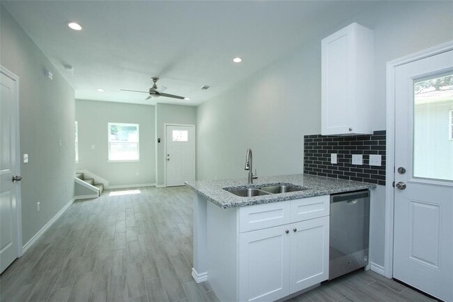 Building Photo - 923 Timberglen Ct