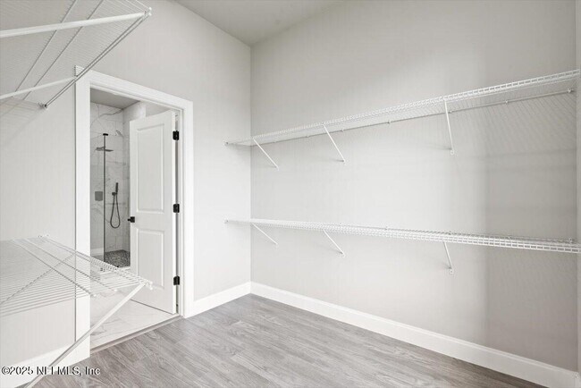 Building Photo - 5405 Heckscher Dr