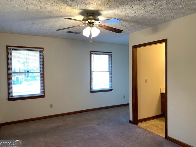Building Photo - 1107 Booth Ct SW