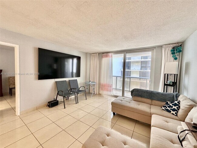 Building Photo - 6039 Collins Ave